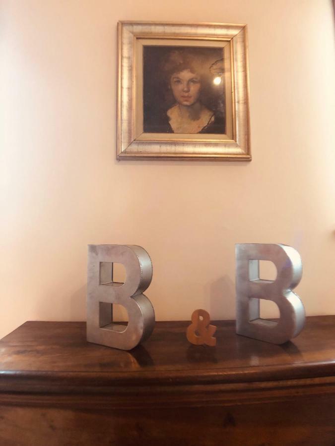 Viamilano25 Bed & Breakfast Mirandola Ngoại thất bức ảnh
